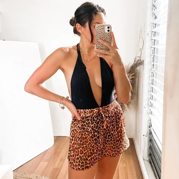 H&M Animal Print High Rise Beach Shorts size Small - Picture 1 of 11